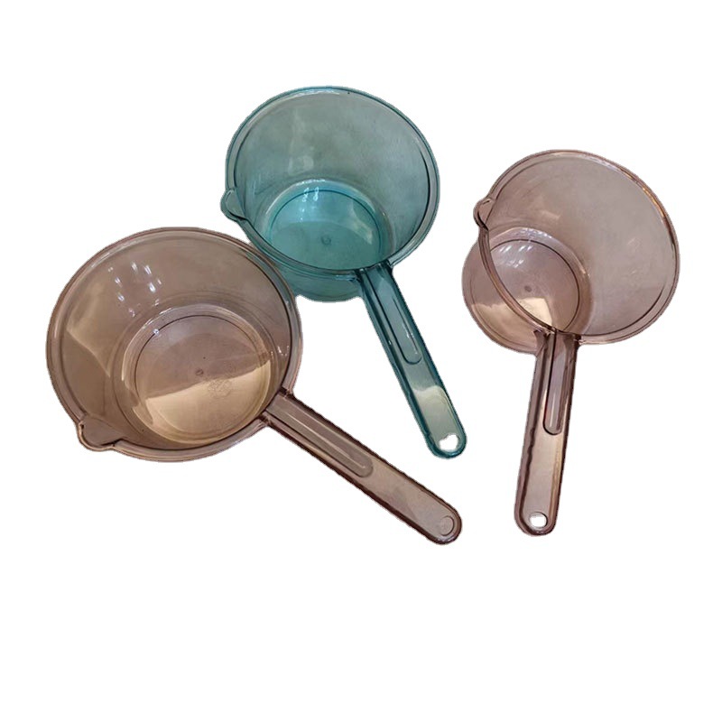 Hogar plástico mango largo colgante agua cuchara cocina agua cuchara engrosada grandes niños bebé baño cucharón al por mayor