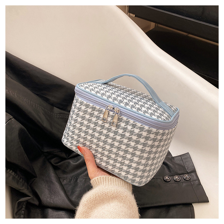 2024 neue Große Kapazität Qianniao Grid Business Reise Make-Up Lagerung Tragbare Hand gehalten Toiletten Tasche_voghion.com
