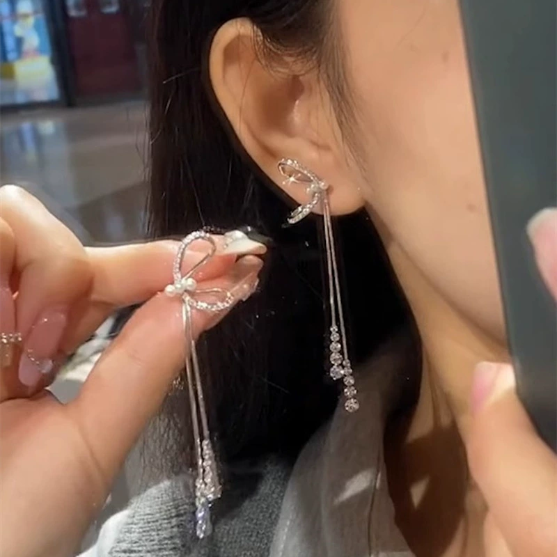 Неоднородные серьги-потьки (каблуки) с Diamonds, стиль флер-лукс, одиночные и парные варианты