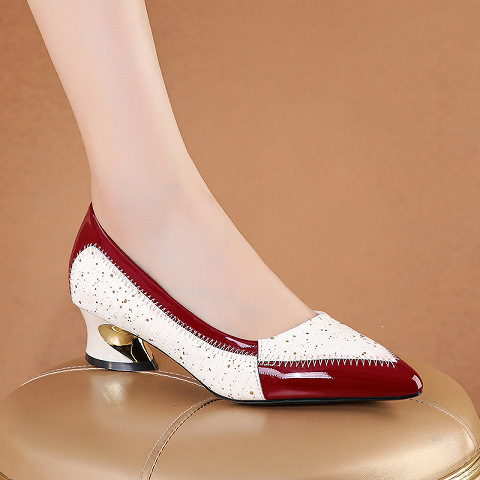 Women's Shoes 2026 New Style Genuine Leather High Heels, Fashionable and Trendy Chunky Heel Women's Shoes with Soft Soles That Are Comfortable and Not Tiring for the Feet Women's Shoes 2026 New Style Genuine Leather High Heels, Fashionable and Trendy Chunky Heel Women's Shoes with Soft Soles That Are Comfortable and Not Tiring for the Feet