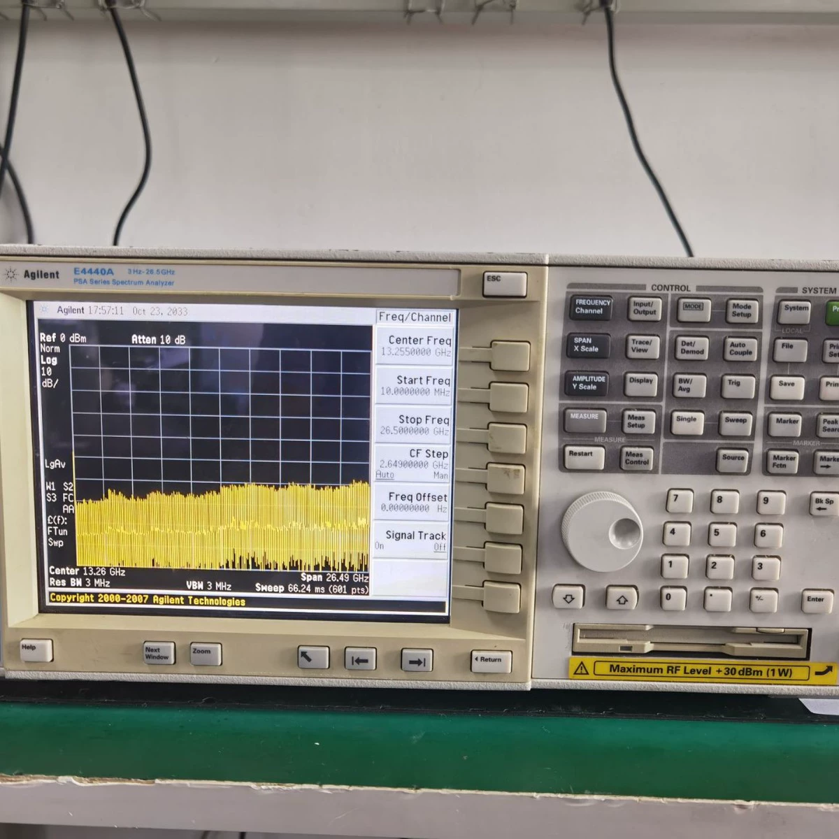 Анализатор спектра E4445A 13G Agilent E4445A E4445A E4445A