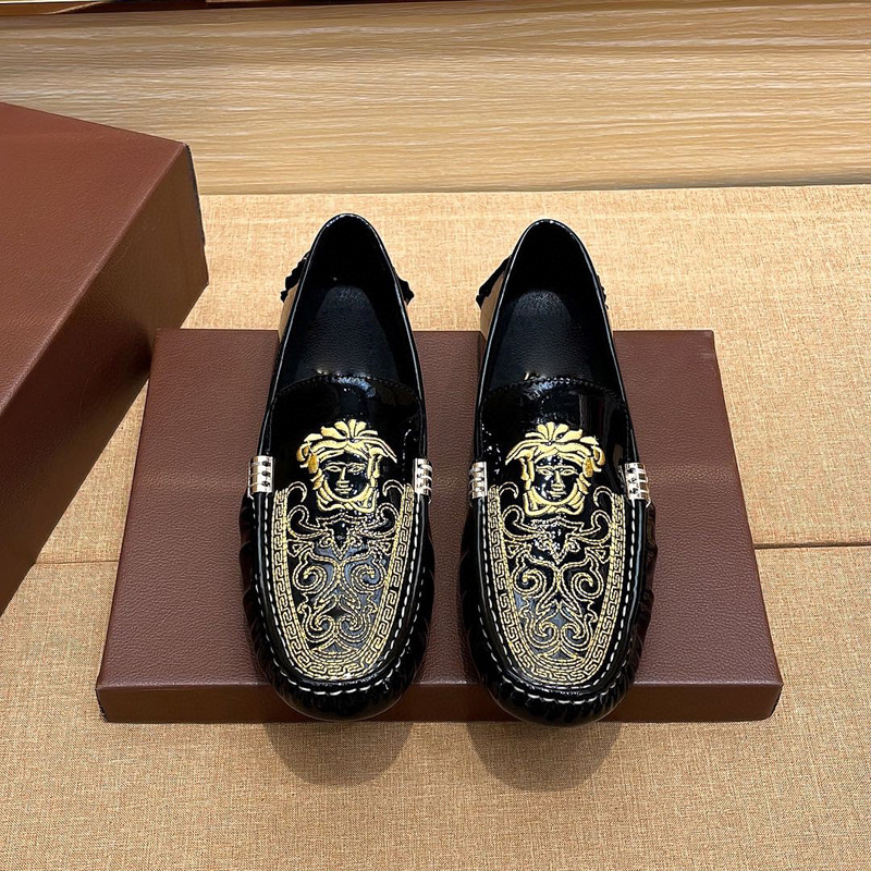 Zapatos Doudou para hombre 2024 verano nuevo estilo zapatos de hombre de suela blanda punta redonda conducción antideslizante zapatos de cuero casuales zapatos perezosos de un pie