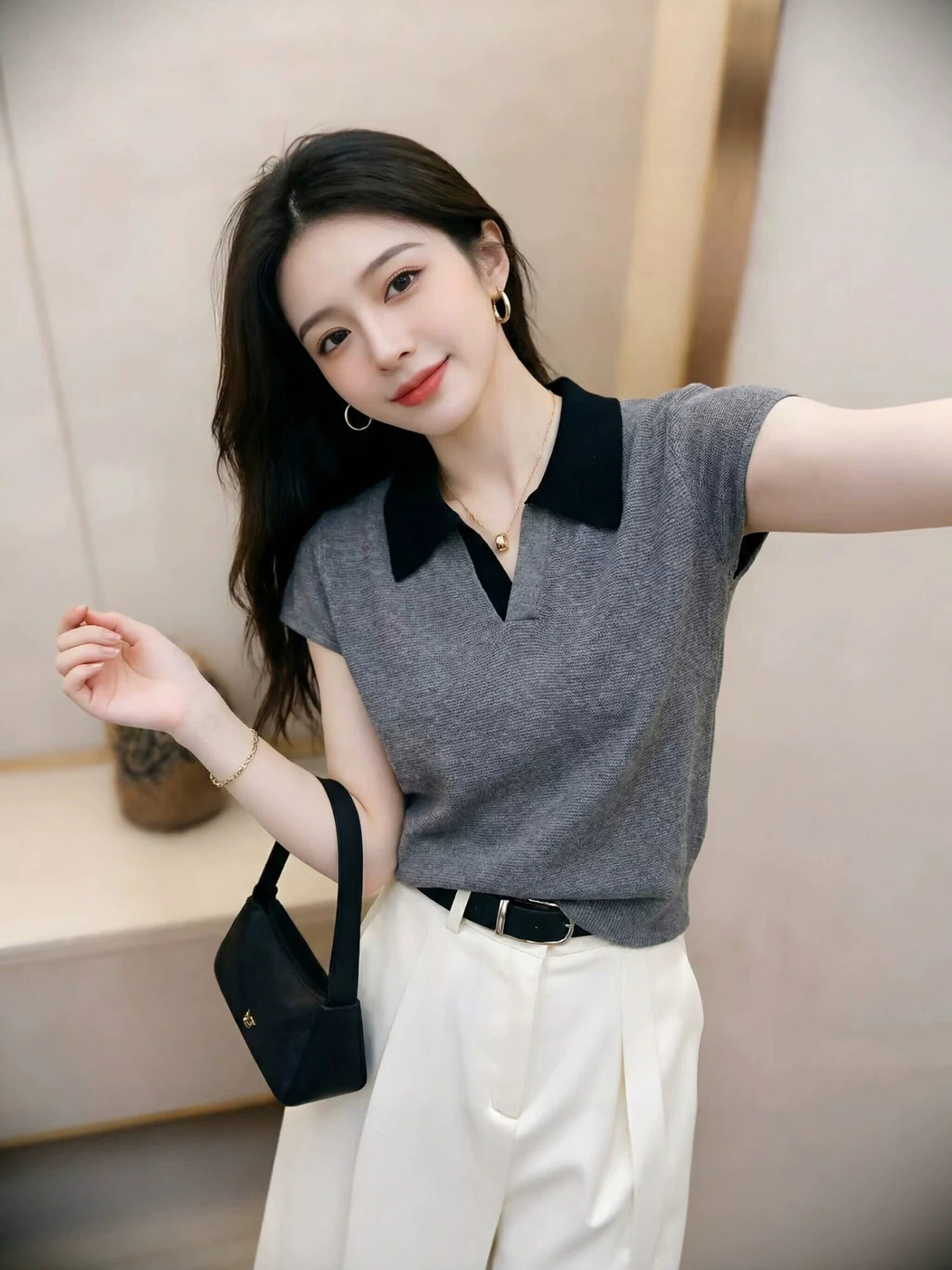 Áo thun polo nữ tay ngắn cổ bẻ phối màu, dáng ôm nhẹ — màu trắng