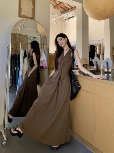 Temperament brown kink sleeveless vest dress for women in summer design long skirt v-neck waist slim a line skirt