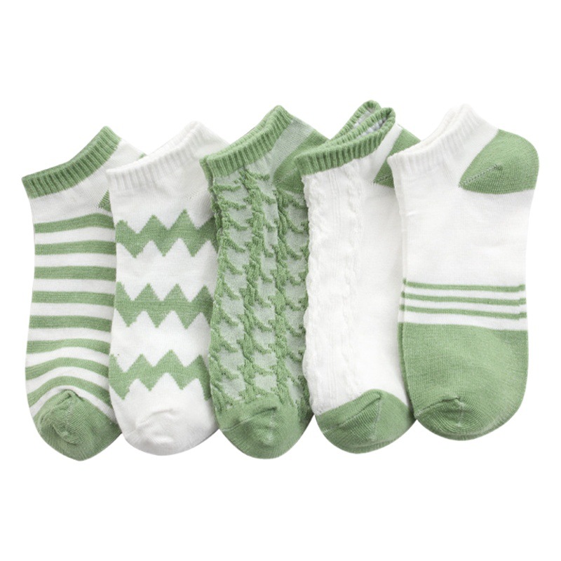 Calcetines Zhuji al por mayor combinación de primavera calcetines invisibles de boca baja para mujer calcetines de barco de tubo corto de marea en calcetines de mujer de estudiante lindo japonés