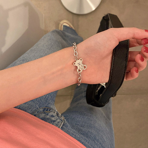 Cartoon bear titanium steel bracelet for girls summer ins niche Japanese and Korean fashion personality love bear pendant necklace