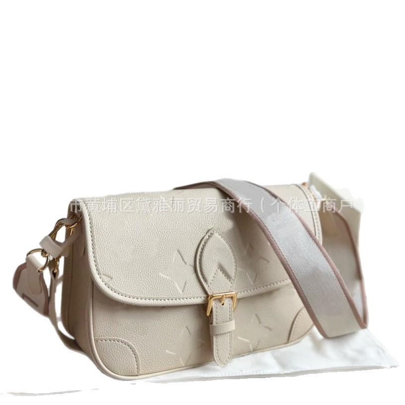 25 nuevos bolsos de cuero de burro en relieve bolsos debajo de la braza, bolsos de hombro de mujer de alta calidad