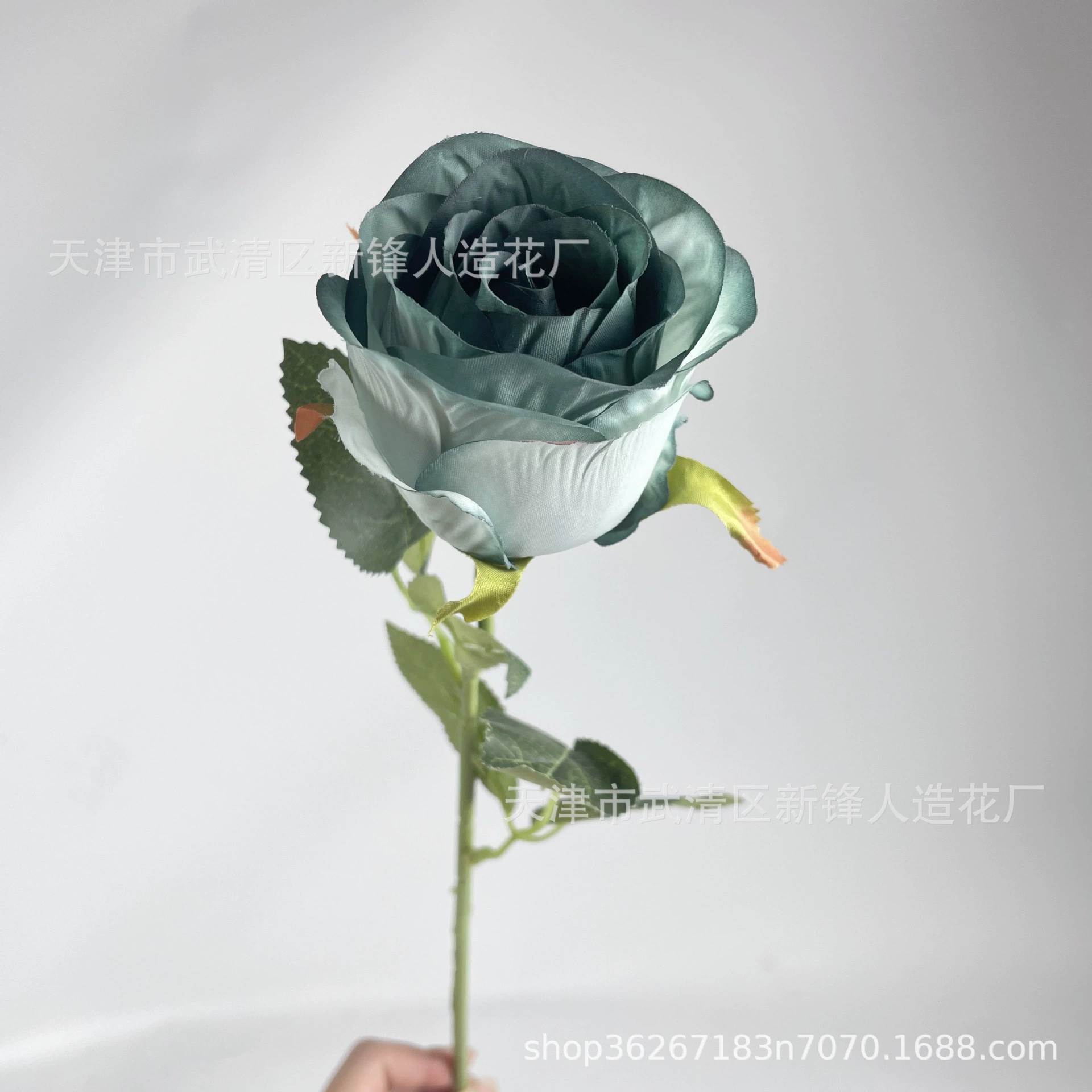 Розовая сливовая ложбинка Bulgarian False Flower Plastic Flower Decoration шелковый цветок Гостиная имитационная цветочная композиция для свадьбы