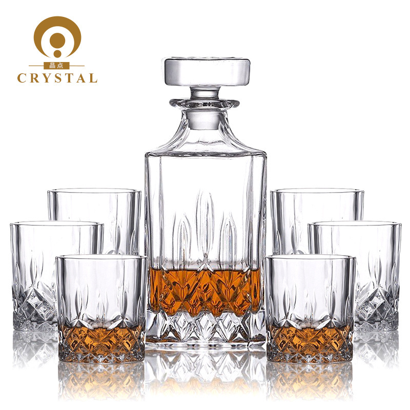 Comercio exterior transfronterizo suministro de alta calidad de vidrio de cristal checo whisky taza de vino casero decanter set de vino