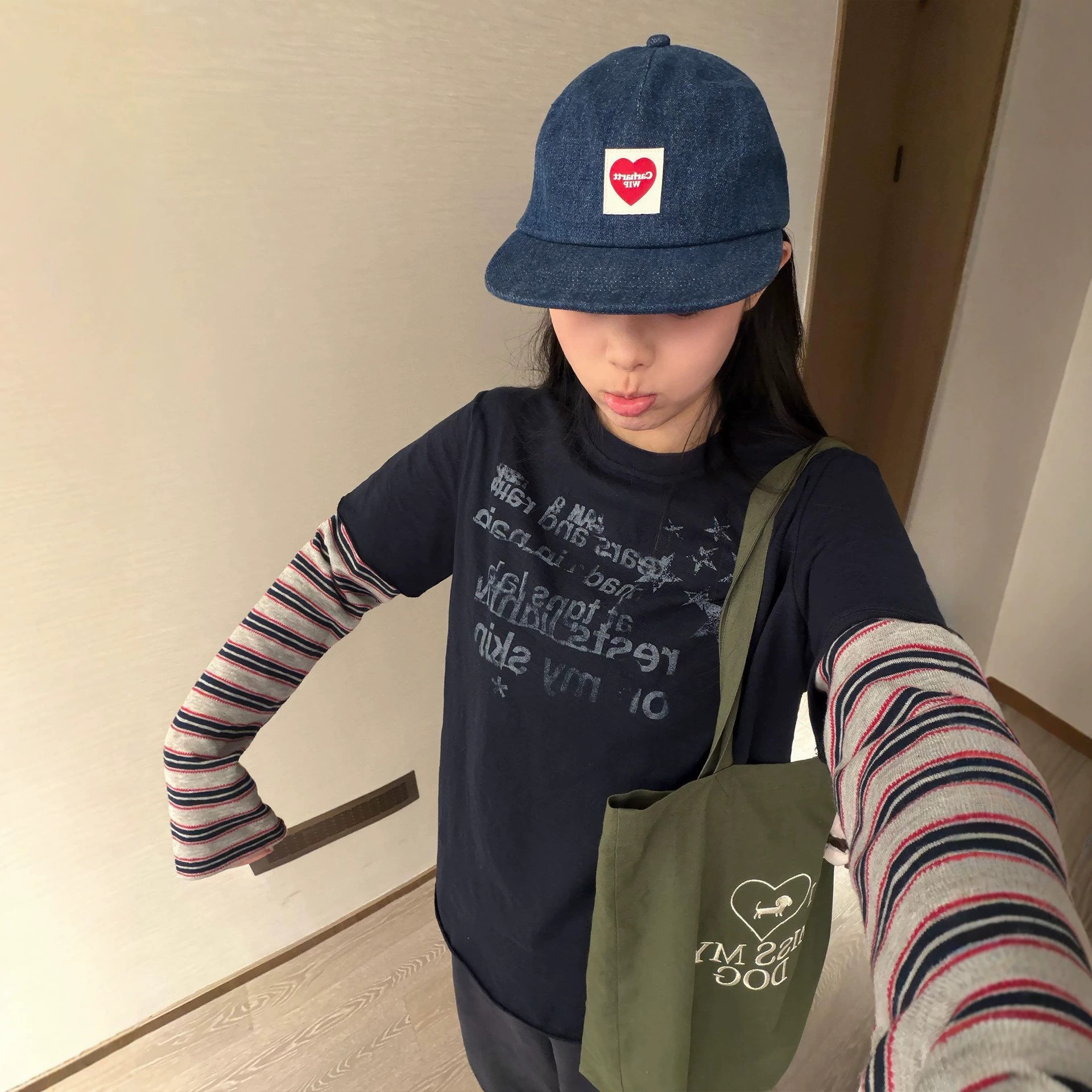 美式复古星星涂鸦印花假两件长袖t恤女秋季撞色条纹休闲百搭上衣
