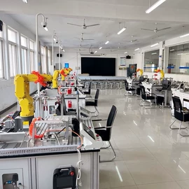 电气联接;位移传感器;保护器