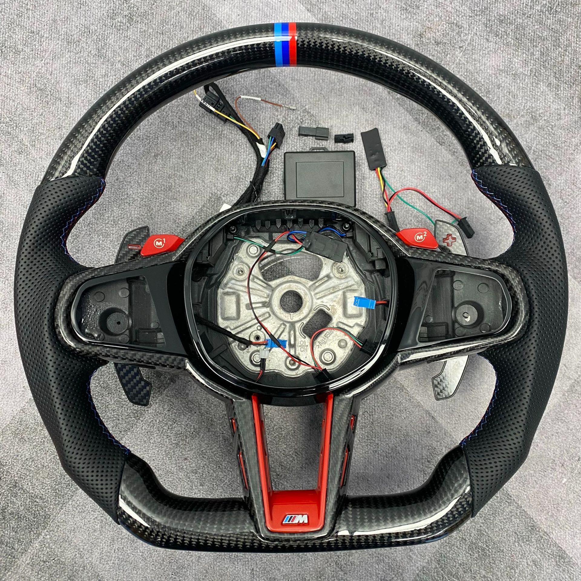 Manufacturer Customized Carbon Fiber Car Steering Wheel Modification Suitable for Bmw Series Cs Steering Wheel Processing Can Be Upgraded