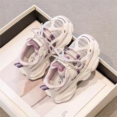 女の子のネットの靴の2025新型の夏のタイプの子供のお父さんの靴の女性の宝の通気性のネットの運動靴のシングルネットの靴