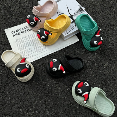 Летние мультяшные милые нескользящие тапочки в стиле Crocs, мягкая подошва, подходят для подростков