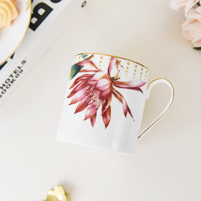 Estilo de lujo ligero pintado en oro taza de agua taza nicho flor taza de agua de alta calidad para niñas