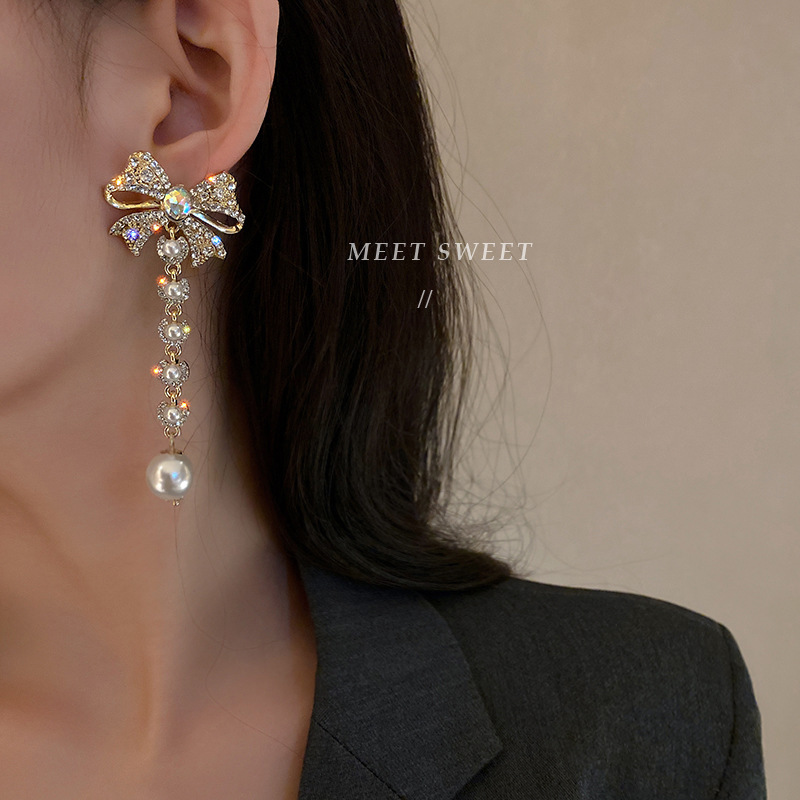 Fashion Bowknot Pearl Long Tassel Earrings display picture 2