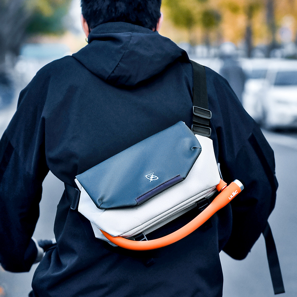 潮牌男士機(jī)能斜挎包簡(jiǎn)約時(shí)尚單肩包休閑百搭男潮流小包包bags men