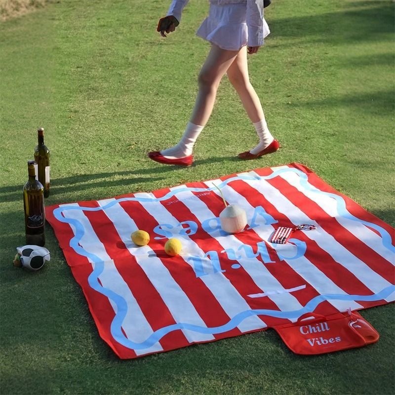 Beachside picnic cojín de piso al aire libre alojamiento de picnic a prueba de humedad alojamiento portátil tela de oxford gruesa almohadilla de playa comercio exterior