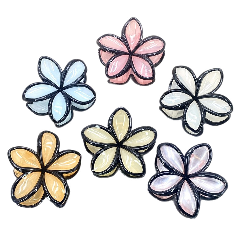 Pinza para el cabello con flor de plumeria de estilo coreano, novedad transfronteriza, color caramelo de primavera y verano, para la parte posterior de la cabeza, horquilla floral con un toque de alta gama.