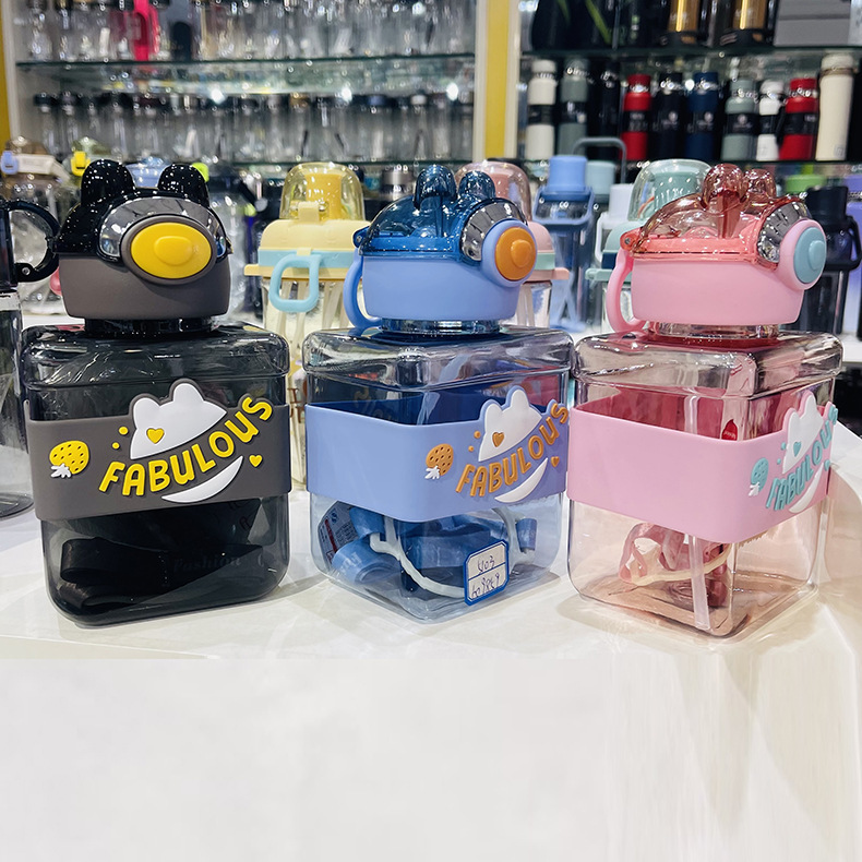 Bajia hervidor deportivo al aire libre dibujos animados casa taza de plástico portátil taza de agua portátil taza cuadrada al por mayor