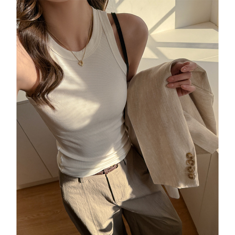 Carefully selected American-style sexy camisole tank top for women, perfect for layering, concealing underarm fat, sleeveless, slimming top.
