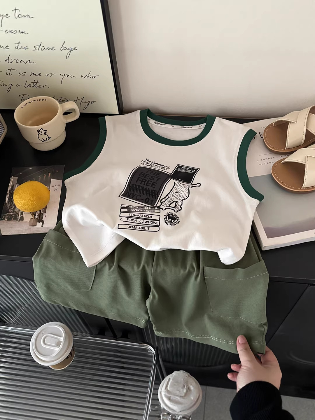 2026 chaleco de niños de algodón vestido de verano a rayas pantalones cortos antibacterianos de moda sueltos ropa infantil A