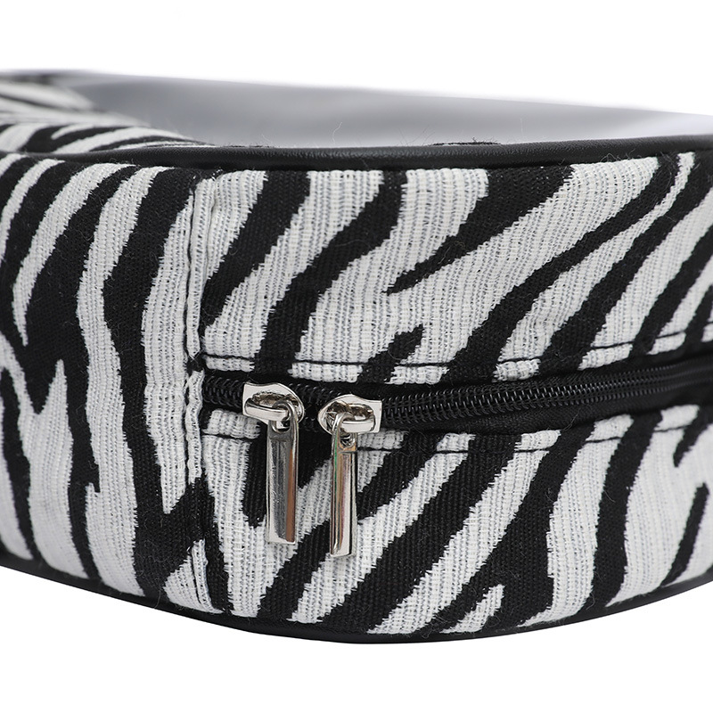 Bolsa de cosméticos estilo 2025, bolsa de cosméticos a cuadros, serie blanco y negro, bolsa de almacenamiento impermeable.