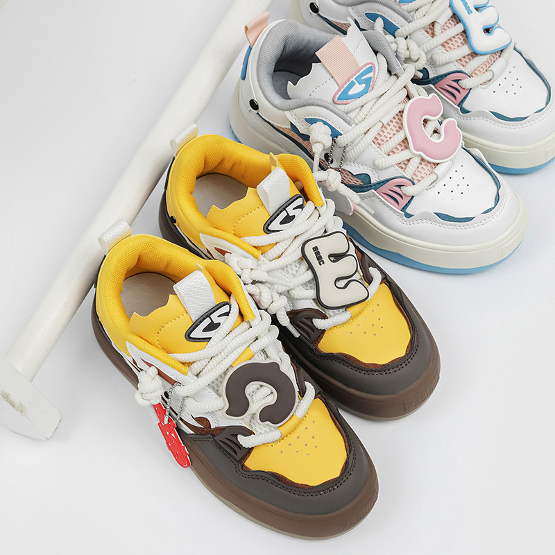 Zapatos de pan de nicho originales globales para mujeres ins super popular plataforma casual chic zapatillas de deporte 2023 primavera nueva