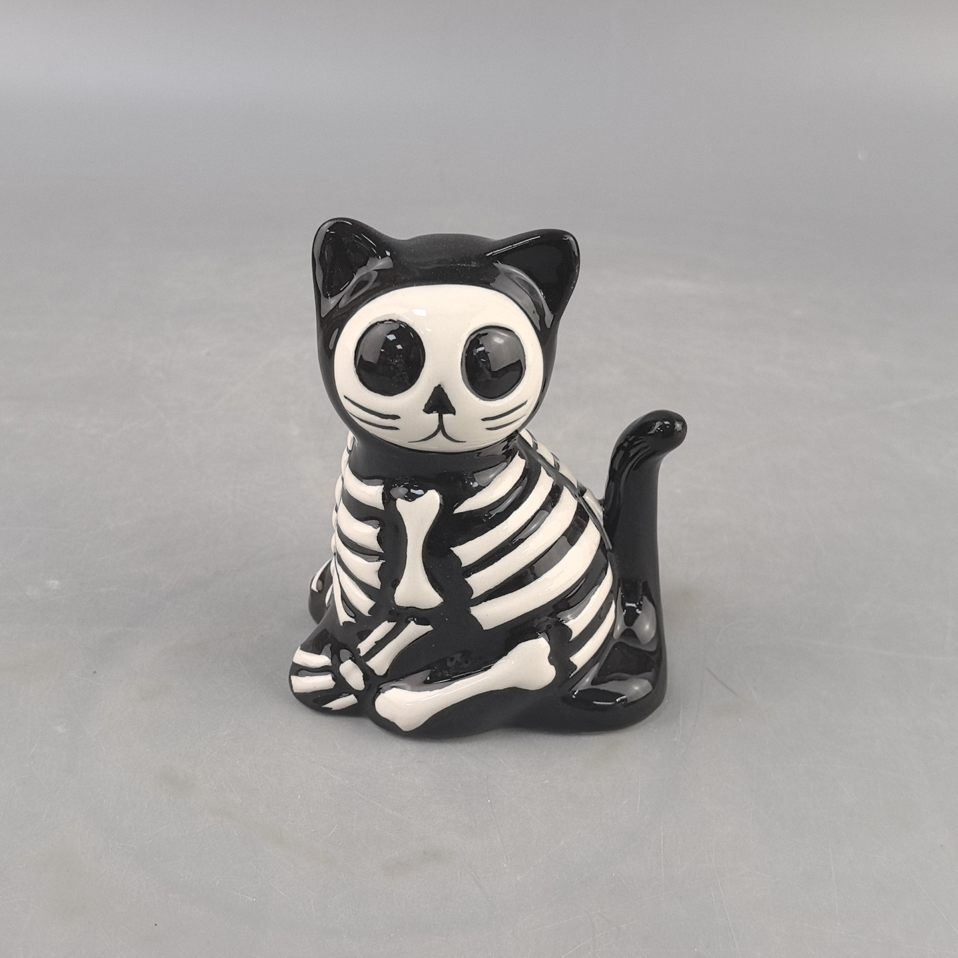 Nuevo Halloween fantasma gato cachorro pequeño adorno de cerámica mini resurrección festival fantasma decoración del hogar