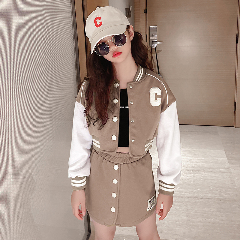 여자 스포츠 정장 2024 가을 새로운 야구 유니폼 재킷 대학 스타일 짧은 치마 캐주얼 투피스 세트