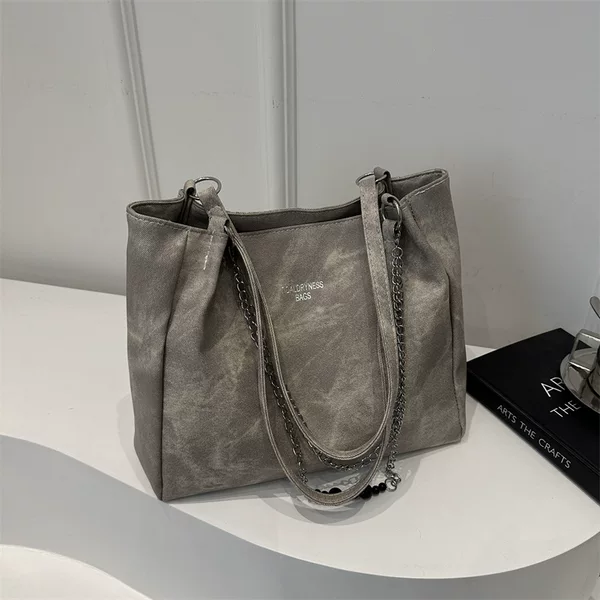 Large Capacity Bag Women's 2024 New Fashionable Class College Student Shoulder Bag Texturing Chain Women's Commuter Tote Bag