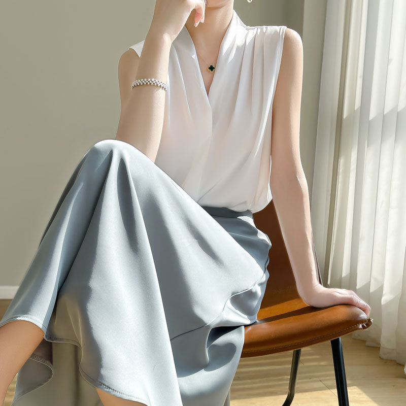 White Satin Silk V-Neck Camisole Women's Spring and Summer Suit with Triacetate Sleeveless Shirt Halter Top White Satin Silk V-Neck Camisole Women's Spring and Summer Suit with Triacetate Sleeveless Shirt Halter Top