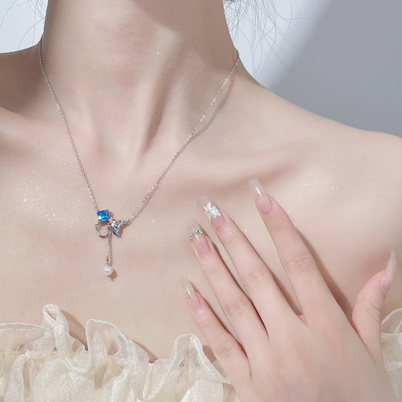 Genuine summer necklace from pearl