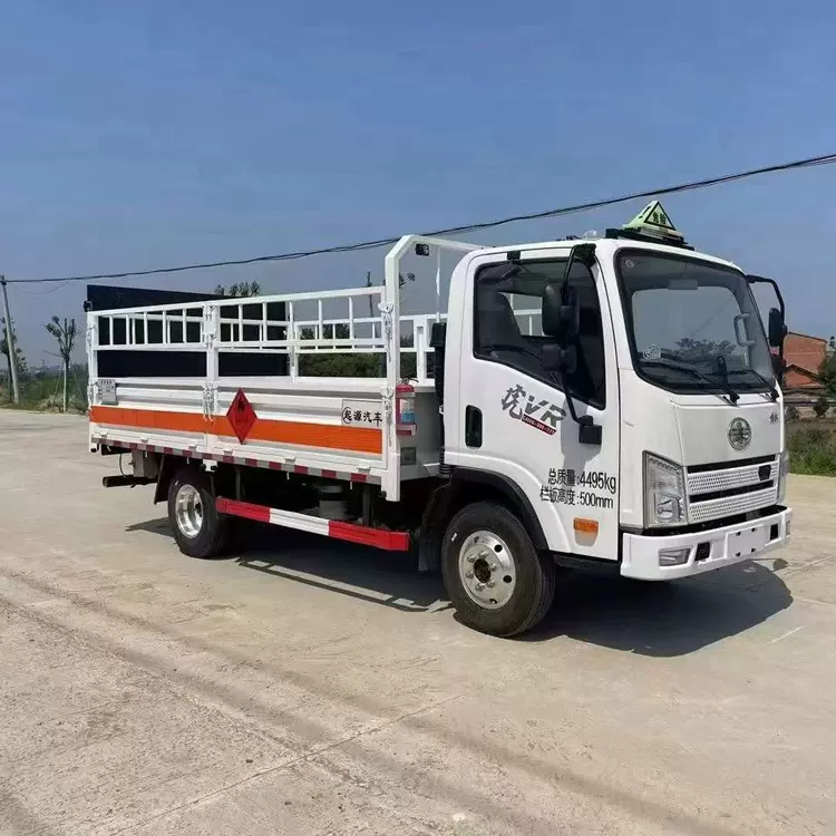 江淮3吨4吨危险品厢式车3类危险品厢式运输车厂家报价