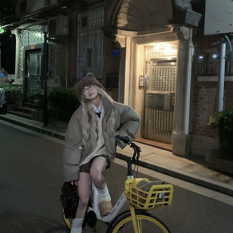 2023 가을과 겨울 새로운 블록버스터 미국 복고풍 칼라 두꺼운 따뜻한 코트 커플면 패딩 남성용 빵 의류