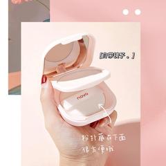 Novoの羽のサテンの豪華な育成の化粧の蜜の粉の餅は油をコントロールして化粧を決めて肌の色の化粧の粉を明るくします。