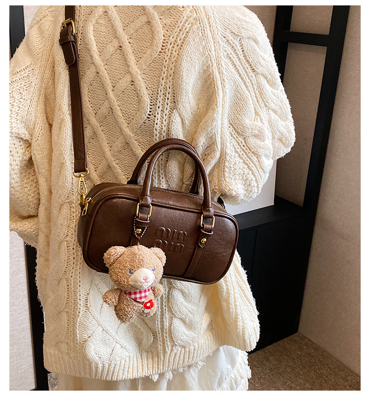Cross-border hand-held bowling bag for women in autumn and winter 2025, new retro commuter pillow bag, large capacity crossbody bag full figure