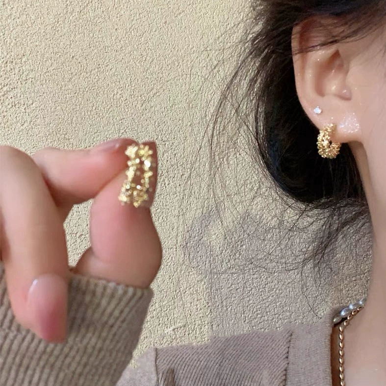 Серебряная игла, золотые универсальные ретро серьги, серебро 925 образец, интернет-знаменитость, стиль легкой роскоши, стиль высокого качества, яркий запоминающийся стиль