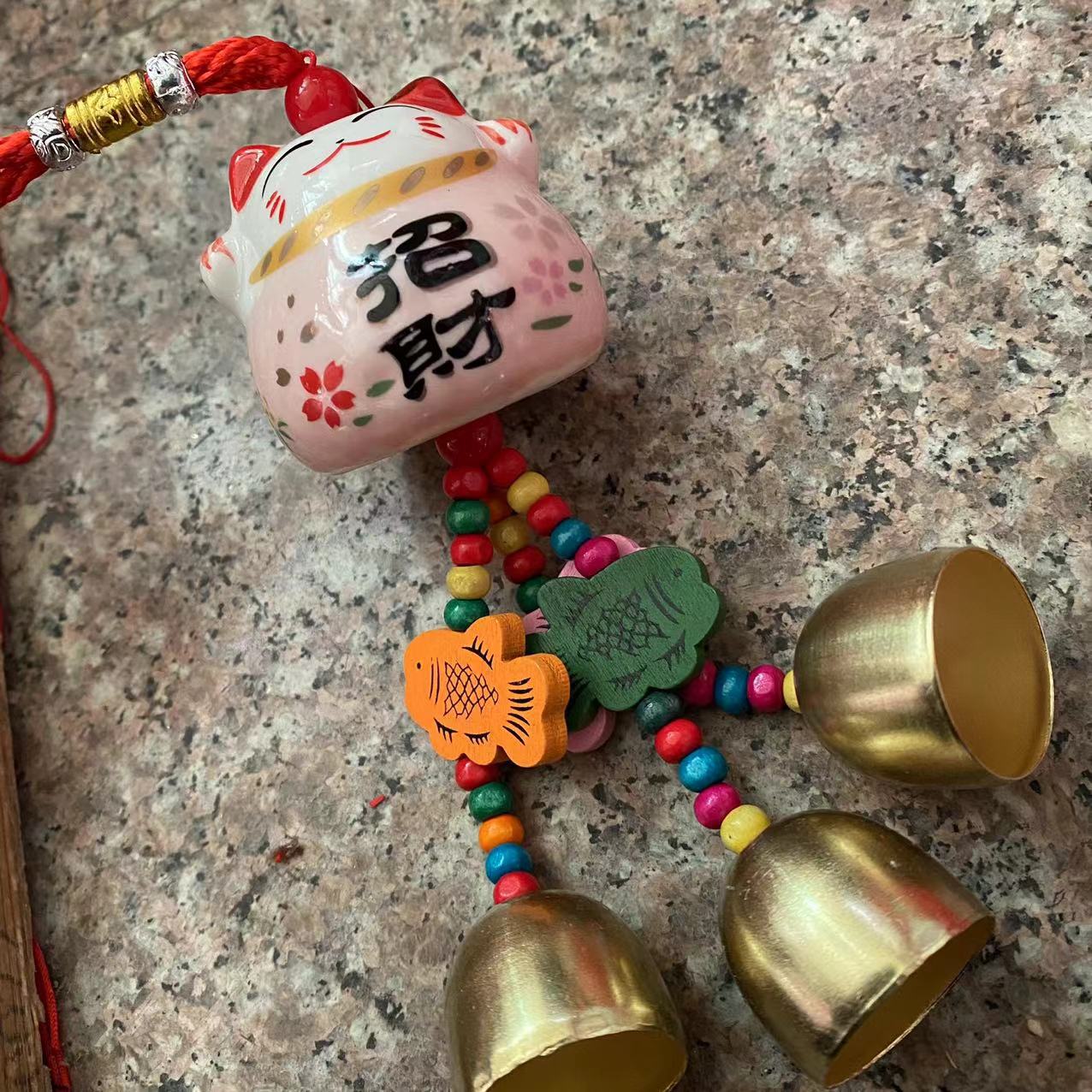 ホット贩売新年中国结び桃の花猫セラミック猫铃小さな鱼合金风铃自动车装饰ストラップ