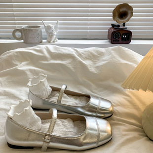 ���^�\�ڰٴ�ƽ���yɫ�������ЬŮ2025�¿��ļ���ʽ��ȹ��СƤЬ