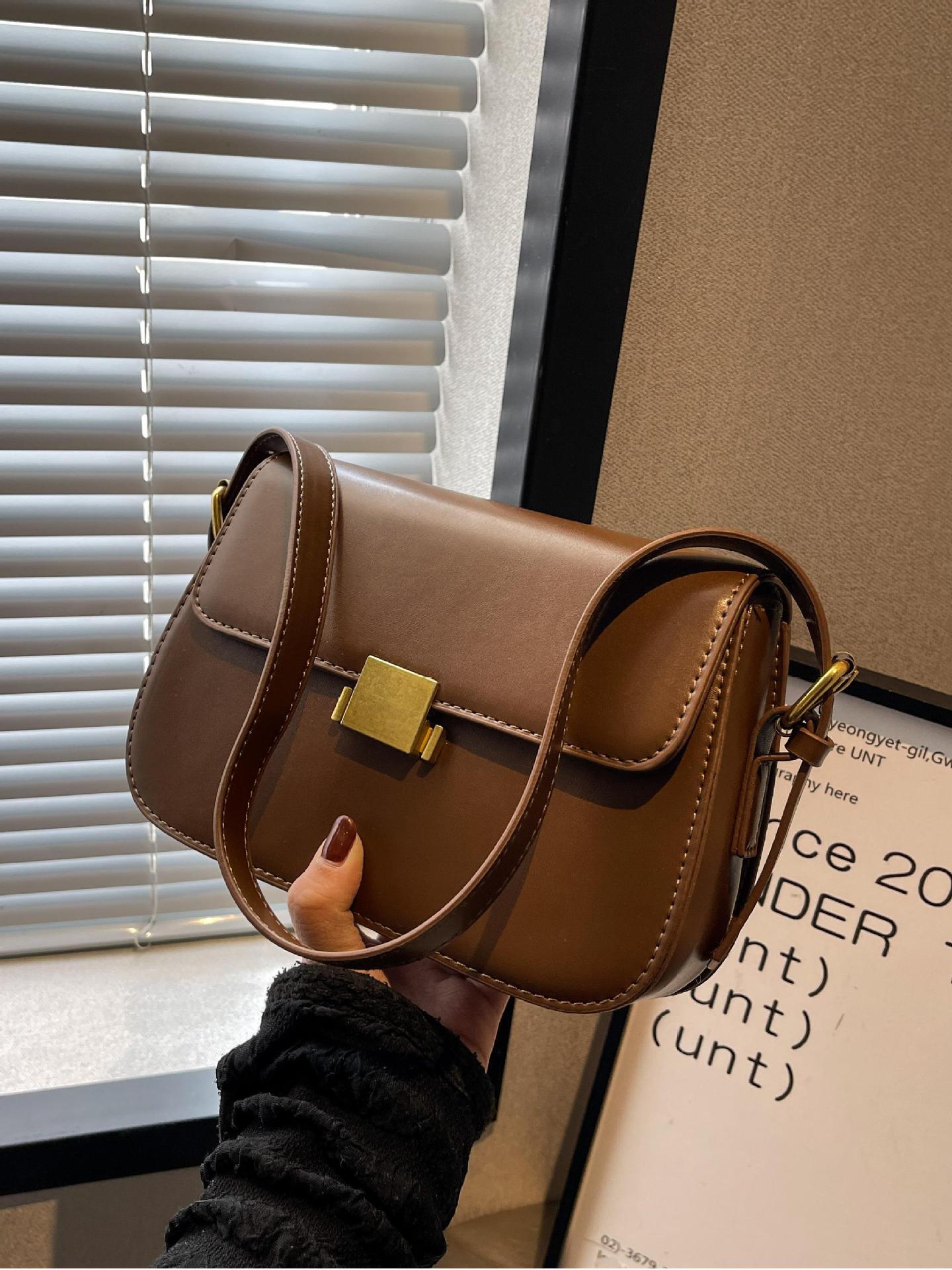 Bolso cuadrado pequeño estilo caliente de comercio exterior para mujer 2025 nuevo bolso de axila de un solo hombro simple y versátil bolso de mensajero bolso de ocio retro