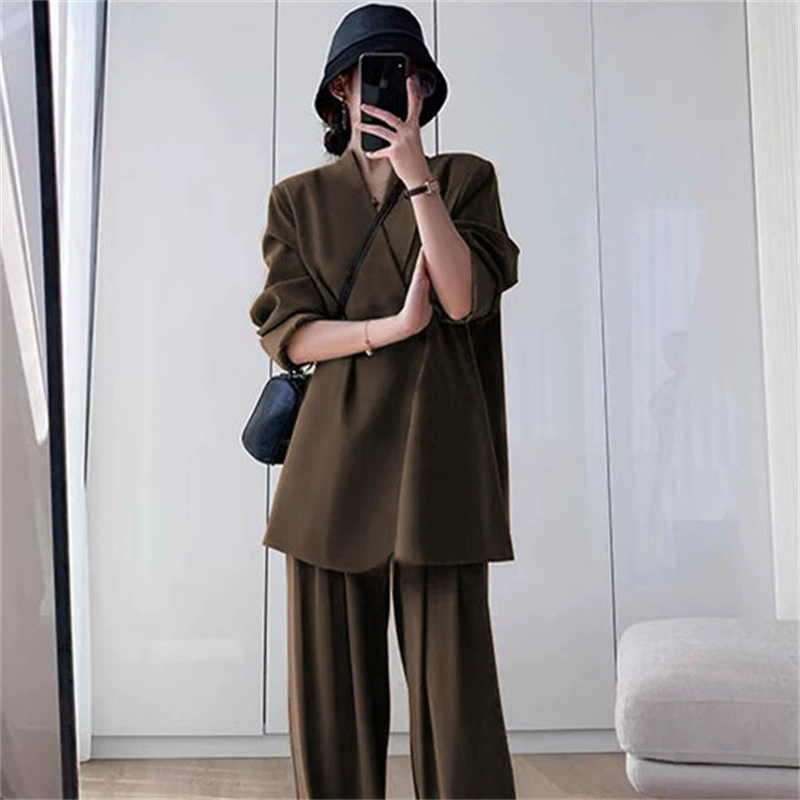 Повседневный костюм для женщин 2025: летний тонкий комплект с широкими брюками для миниатюрных фигур, элегантный весенне-осенний модный повседневный костюм для женщин
