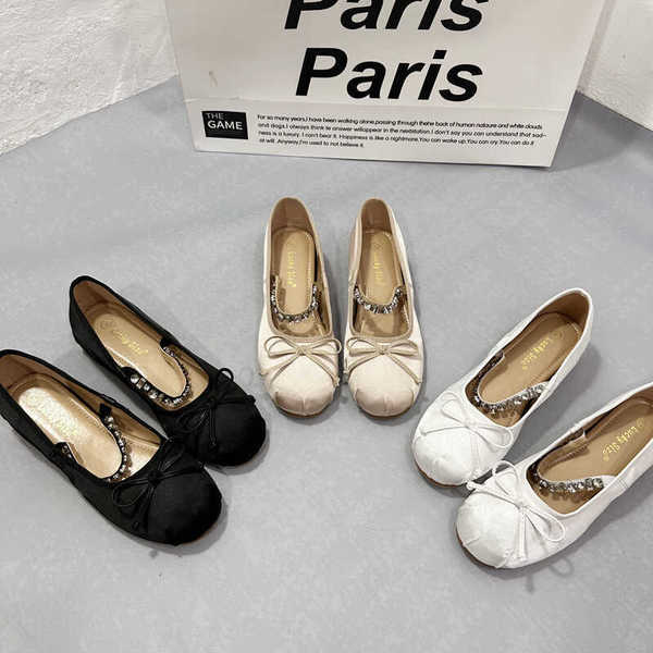 Invisible ballet shoes with rhinestones with bow low-cut made of…