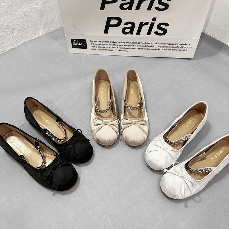 Invisible ballet shoes with rhinestones with bow low-cut made of…