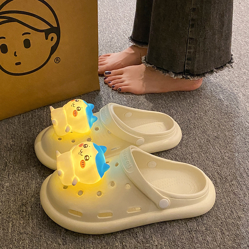 Summer Influencer Picks Comfortable Soft-Soled Cute Flat-Soled Luminous Cartoon Accessories for Outdoor Wear, Indoor Wear-Resistant and Wear-Resistant Slippers Summer Influencer Picks Comfortable Soft-Soled Cute Flat-Soled Luminous Cartoon Accessories for Outdoor Wear, Indoor Wear-Resistant and Wear-Resistant Slippers