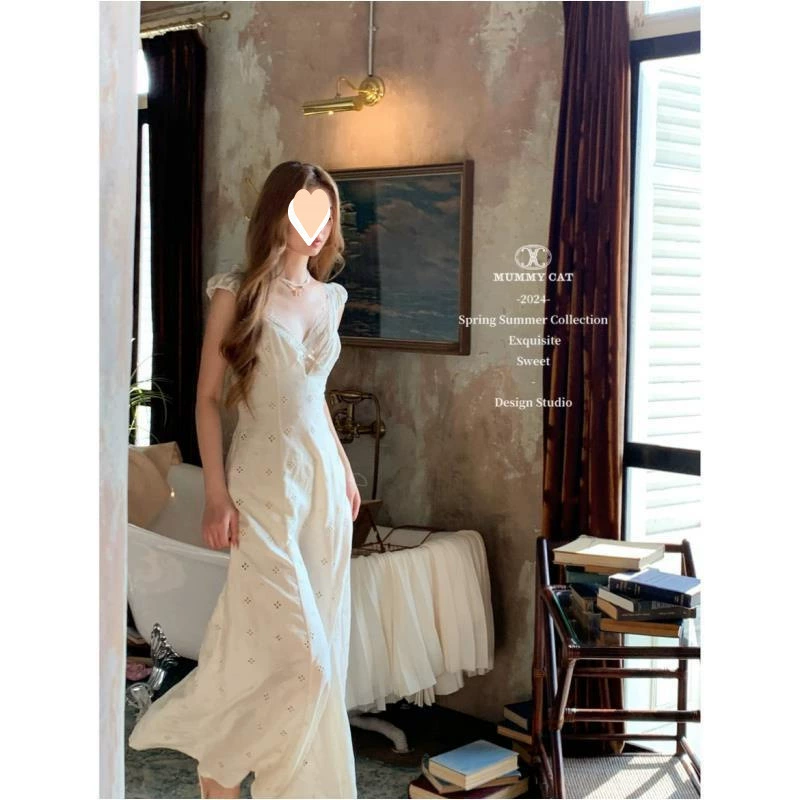 Южное французское праздничное французское платье в стиле ретро с тяжелой вышивкой и v-образным вырезом