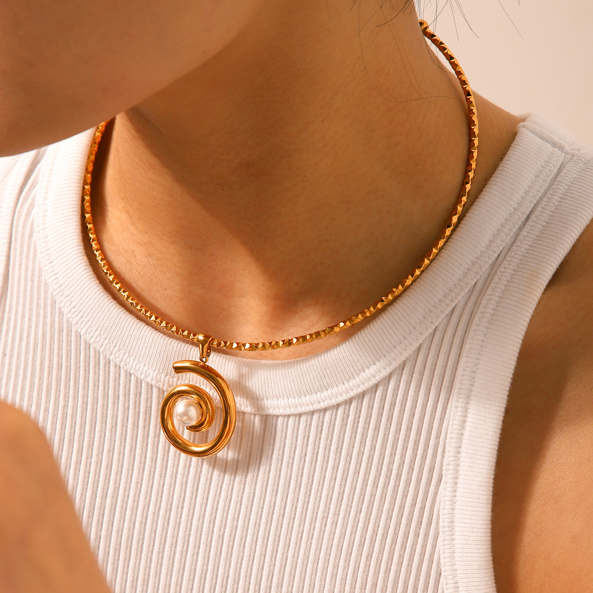 Transfronterizos exclusivos para elegantes 18K oro de acero inoxidable abierto collar de rosca de viento colgante de perlas brazalete para mujeres
