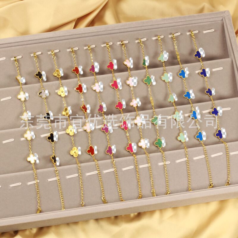 High-End Version of the Lucky Clover Bracelet for Women, Made with Natural White Mother-Of-Pearl and Red Agate, Thickly Plated with 18K Gold, Light Luxury Four-Leaf Clover Bracelet High-End Version of the Lucky Clover Bracelet for Women, Made with Natural White Mother-Of-Pearl and Red Agate, Thickly Plated with 18K Gold, Light Luxury Four-Leaf Clover Bracelet
