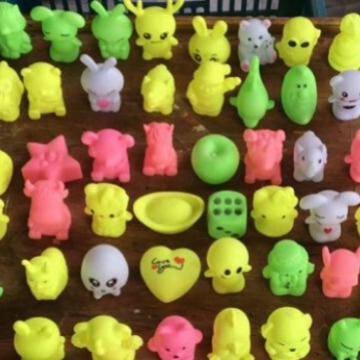 Colorful flash night lights flash LED lights send children gifts night market to push the stall ring