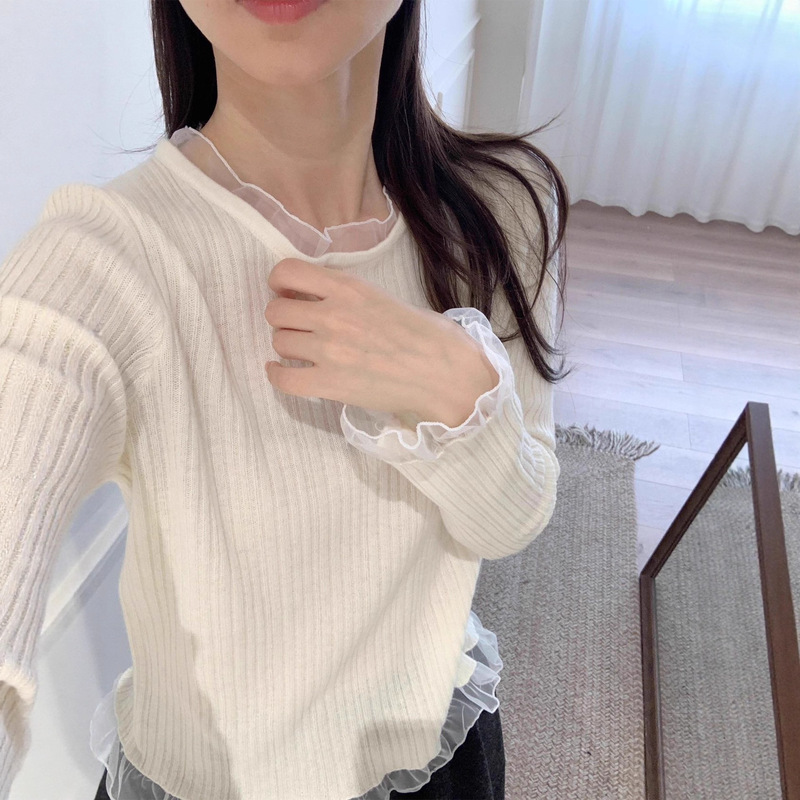 Korean White Lace Splicing Long-Sleeved Knitwear for Women in Autumn and Winter with Beautiful Design and Beautiful Bottoming Shirt